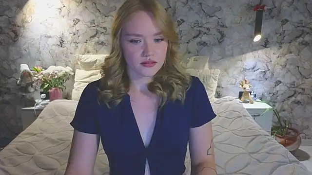 Snapshot of Aurora_Golden1 chatting on 07/11/26, 08:39 Aurora Golden1 online show from 07/11/26, 08:39