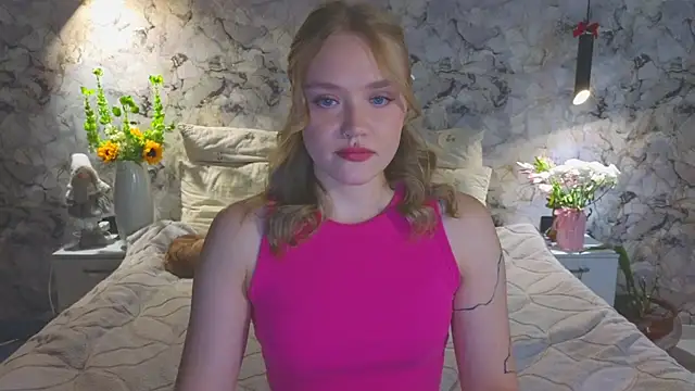 Snapshot of Aurora_Golden1 chatting on 07/13/26, 11:35 Aurora Golden1 online show from 07/13/26, 11:35