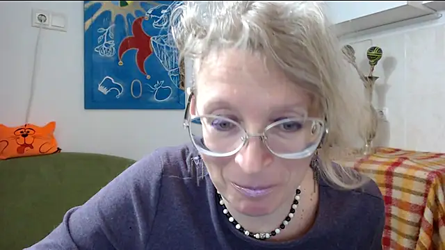 Snapshot of Zosya1111 chatting on 01/31/25, 03:44 Zosya1111 online show from 01/31/25, 03:44