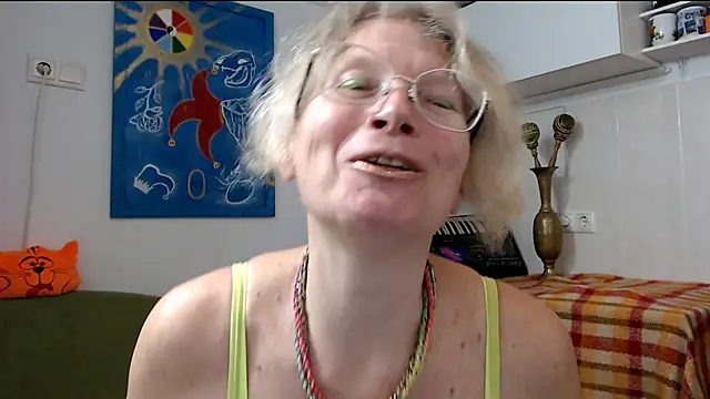 Snapshot of Zosya1111 chatting on 02/28/25, 05:48 Zosya1111 online show from 02/28/25, 05:48