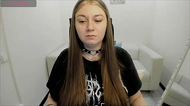 Snapshot of AlisaBacker chatting on 12/11/24, 11:19 AlisaBacker online show from 12/11/24, 11:19