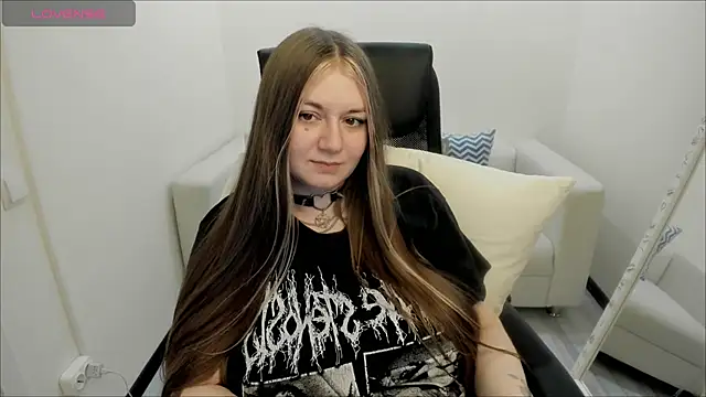 Snapshot of AlisaBacker chatting on 12/11/24, 02:22 AlisaBacker online show from 12/11/24, 02:22