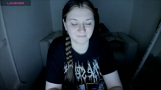 Snapshot of AlisaBacker chatting on 12/26/24, 07:35 AlisaBacker online show from 12/26/24, 07:35