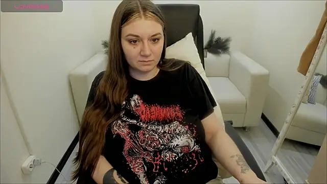 Snapshot of AlisaBacker chatting on 12/27/24, 07:03 AlisaBacker online show from 12/27/24, 07:03