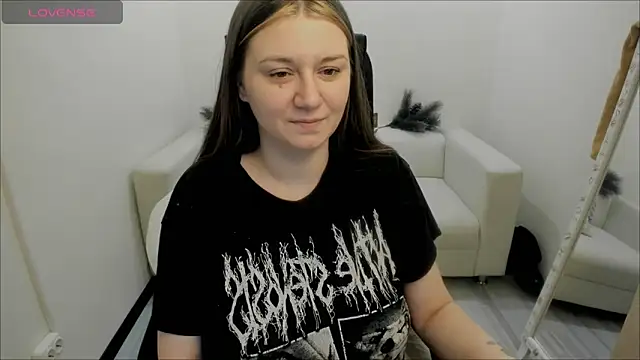 Snapshot of AlisaBacker chatting on 01/03/25, 01:27 AlisaBacker online show from 01/03/25, 01:27