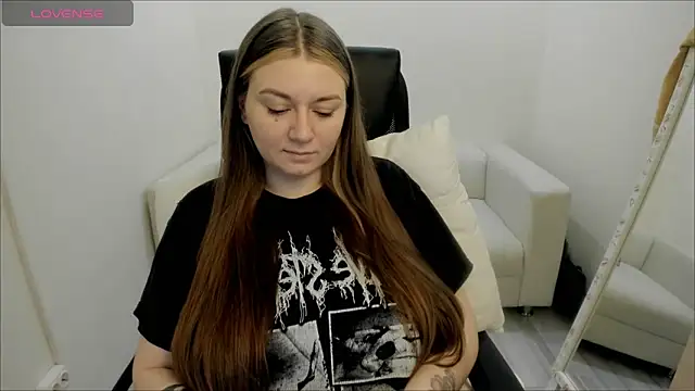 Snapshot of AlisaBacker chatting on 01/08/25, 09:44 AlisaBacker online show from 01/08/25, 09:44