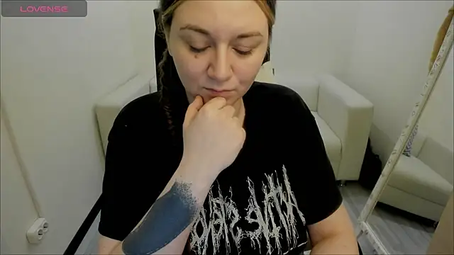 Snapshot of AlisaBacker chatting on 01/09/25, 03:47 AlisaBacker online show from 01/09/25, 03:47