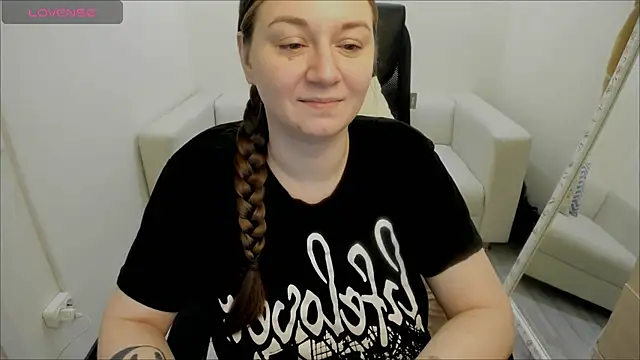 Snapshot of AlisaBacker chatting on 01/11/25, 04:38 AlisaBacker online show from 01/11/25, 04:38