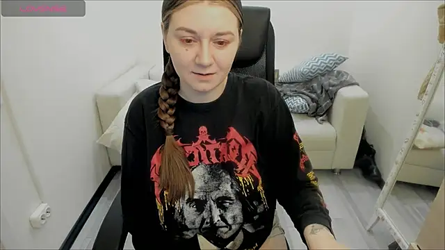 Snapshot of AlisaBacker chatting on 01/11/25, 11:02 AlisaBacker online show from 01/11/25, 11:02