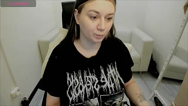 Snapshot of AlisaBacker chatting on 01/15/25, 11:30 AlisaBacker online show from 01/15/25, 11:30