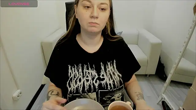 Snapshot of AlisaBacker chatting on 01/16/25, 06:56 AlisaBacker online show from 01/16/25, 06:56