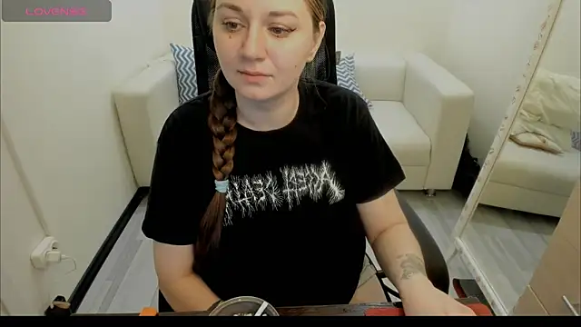 Snapshot of AlisaBacker chatting on 01/17/25, 12:52 AlisaBacker online show from 01/17/25, 12:52