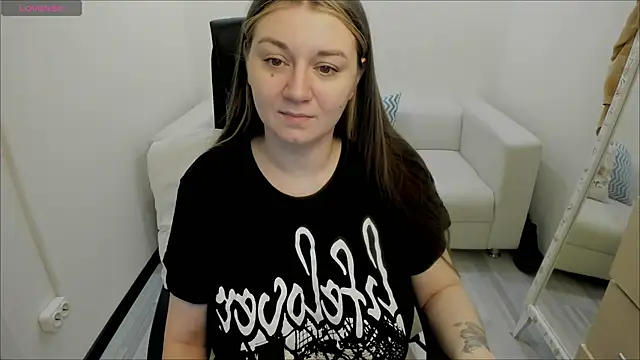 Snapshot of AlisaBacker chatting on 01/23/25, 04:04 AlisaBacker online show from 01/23/25, 04:04