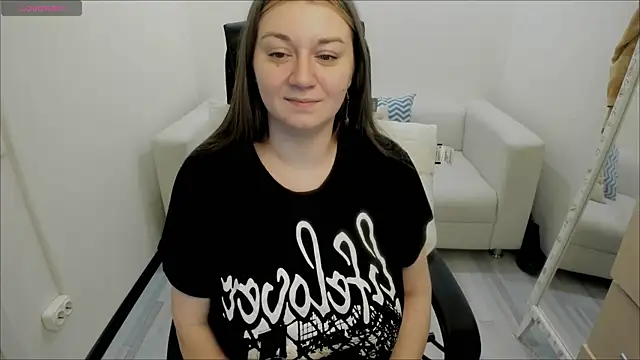 Snapshot of AlisaBacker chatting on 01/23/25, 07:07 AlisaBacker online show from 01/23/25, 07:07