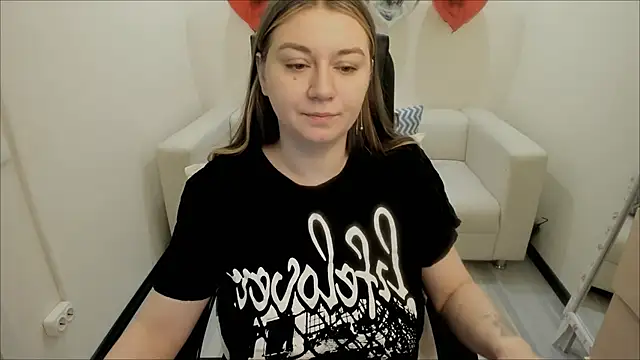 Snapshot of AlisaBacker chatting on 02/12/25, 04:44 AlisaBacker online show from 02/12/25, 04:44