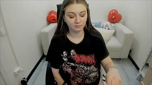 Snapshot of AlisaBacker chatting on 02/13/25, 01:37 AlisaBacker online show from 02/13/25, 01:37