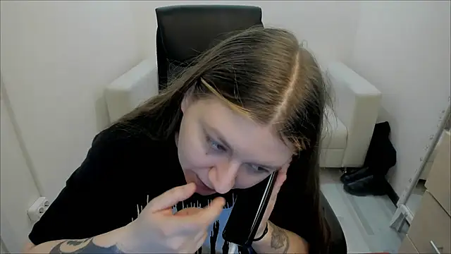 Snapshot of AlisaBacker chatting on 02/20/25, 10:04 AlisaBacker online show from 02/20/25, 10:04