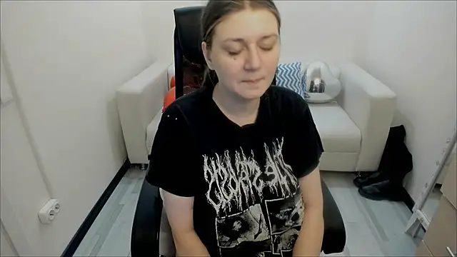 Snapshot of AlisaBacker chatting on 02/21/25, 01:22 AlisaBacker online show from 02/21/25, 01:22