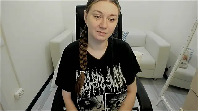 Snapshot of AlisaBacker chatting on 03/07/25, 08:55 AlisaBacker online show from 03/07/25, 08:55