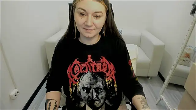 Snapshot of AlisaBacker chatting on 03/20/25, 04:31 AlisaBacker online show from 03/20/25, 04:31