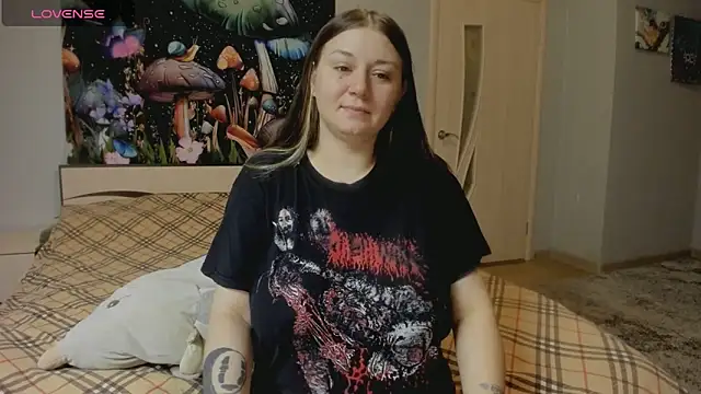 Snapshot of AlisaBacker chatting on 10/17/25, 03:47 AlisaBacker online show from 10/17/25, 03:47