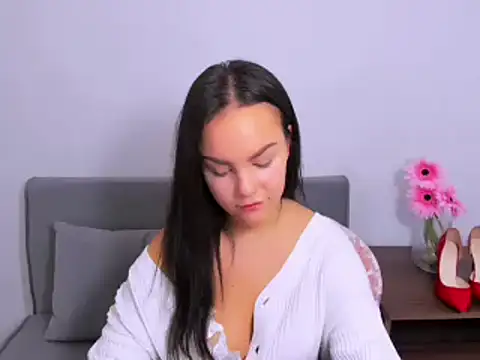 Snapshot of KendalNew chatting on 02/03/25, 08:13 KendalNew online show from 02/03/25, 08:13