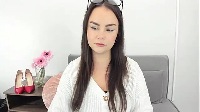 Snapshot of KendalNew chatting on 10/08/25, 04:04 KendalNew online show from 10/08/25, 04:04