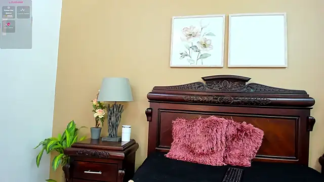 Snapshot of AriSweet chatting on 06/28/26, 12:11 AriSweet online show from 06/28/26, 12:11