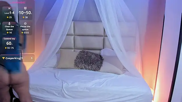 Snapshot of kristen_kassi chatting on 09/09/25, 12:05 kristen kassi online show from 09/09/25, 12:05