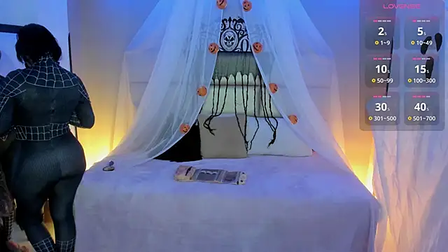 Snapshot of kristen_kassi chatting on 10/17/25, 06:10 kristen kassi online show from 10/17/25, 06:10