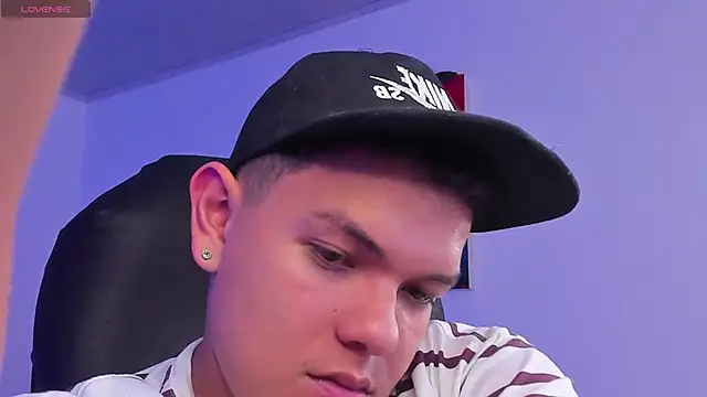 Snapshot of Dunkan_Kravitz chatting on 11/19/25, 09:15 Dunkan Kravitz online show from 11/19/25, 09:15