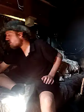 Snapshot of hothippie420 chatting on 09/17/25, 05:47 hothippie420 online show from 09/17/25, 05:47