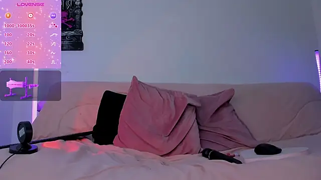 Snapshot of ImBlackEyes chatting on 11/08/25, 10:30 ImBlackEyes online show from 11/08/25, 10:30