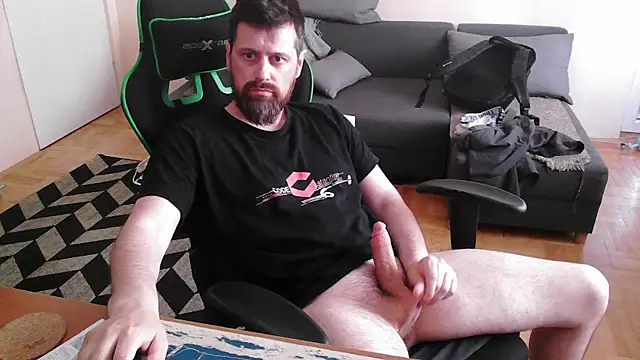 Snapshot of DickStaza chatting on 06/04/26, 02:45 DickStaza online show from 06/04/26, 02:45