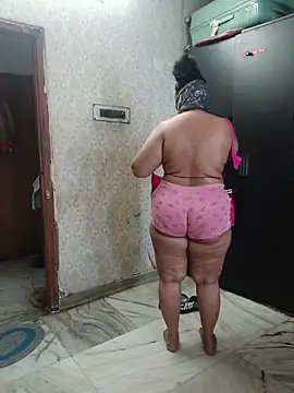 Ivy-09 online show from 04/12/26, 05:23