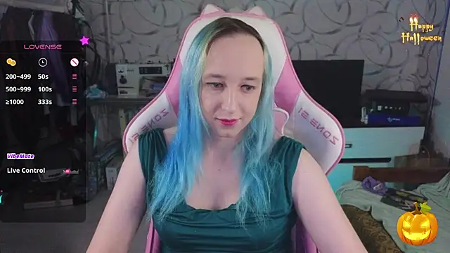 Snapshot of TheTrixy chatting on 10/29/25, 09:11 TheTrixy online show from 10/29/25, 09:11