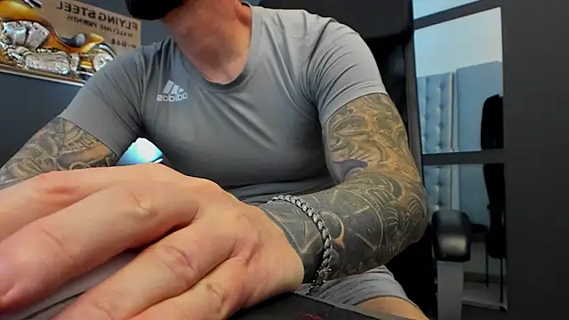 AronGrant online show from 10/23/25, 08:24