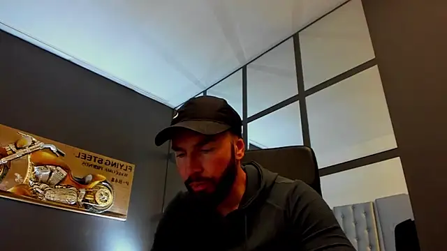Snapshot of AronGrant chatting on 05/07/26, 09:14 AronGrant online show from 05/07/26, 09:14