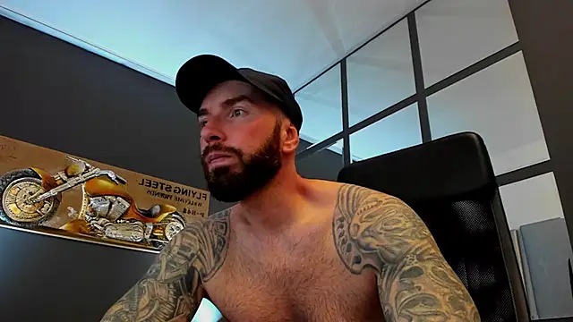 Snapshot of AronGrant chatting on 05/10/26, 10:42 AronGrant online show from 05/10/26, 10:42