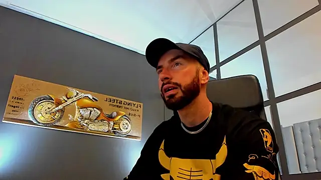 Snapshot of AronGrant chatting on 06/16/26, 08:17 AronGrant online show from 06/16/26, 08:17