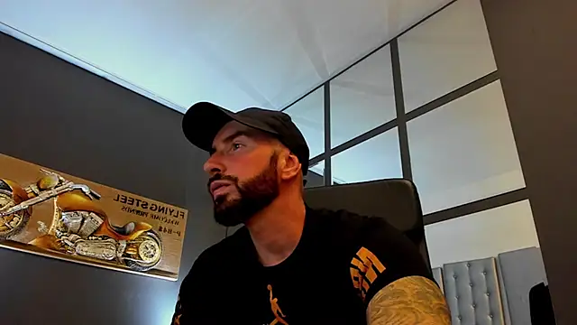 Snapshot of AronGrant chatting on 07/11/26, 10:29 AronGrant online show from 07/11/26, 10:29