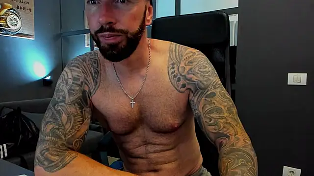 Snapshot of AronGrant chatting on 07/17/26, 08:32 AronGrant online show from 07/17/26, 08:32