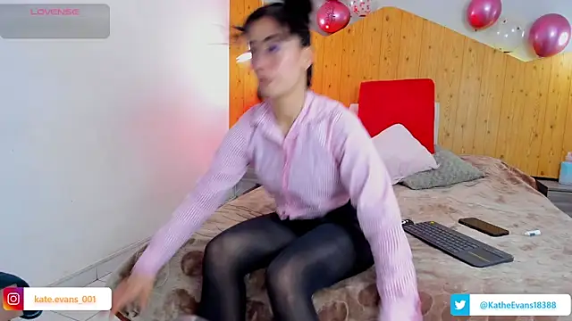 kate evans1 online show from 09/17/25, 06:15