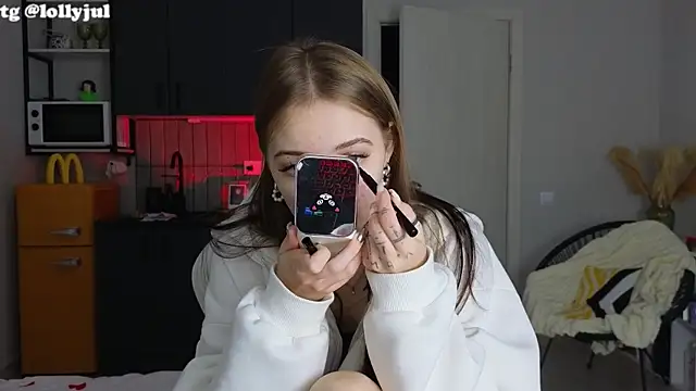 doll lol  online show from 10/06/25, 08:50