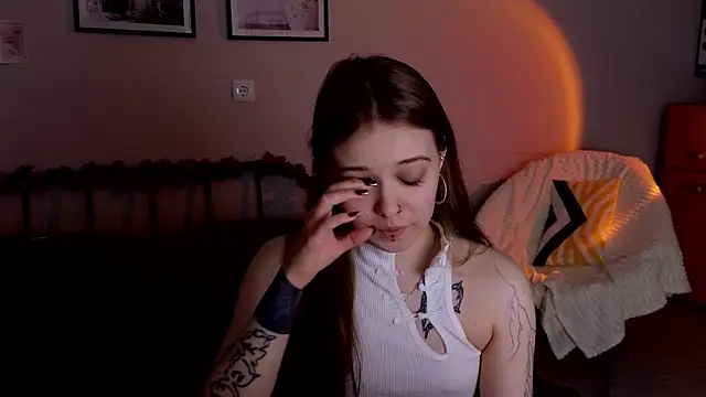 doll lol  online show from 04/12/26, 06:13