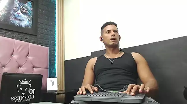 Snapshot of Chris_Dick23 chatting on 03/01/25, 04:47 Chris Dick23 online show from 03/01/25, 04:47