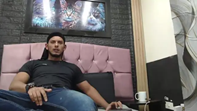 Chris Dick23 online show from 11/11/25, 04:01