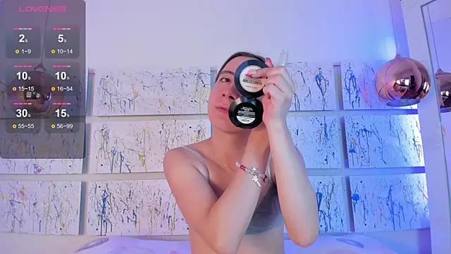 Miiaa doll online show from 01/25/25, 11:44