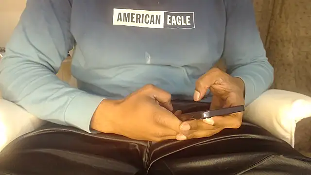 Snapshot of Tecsavy chatting on 03/23/26, 01:59 Tecsavy online show from 03/23/26, 01:59