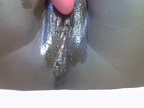 Snapshot of Liza331 chatting on 11/02/25, 02:03 Liza331 online show from 11/02/25, 02:03